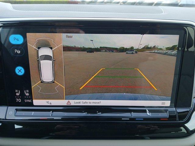 new 2026 Volkswagen Atlas car, priced at $52,301