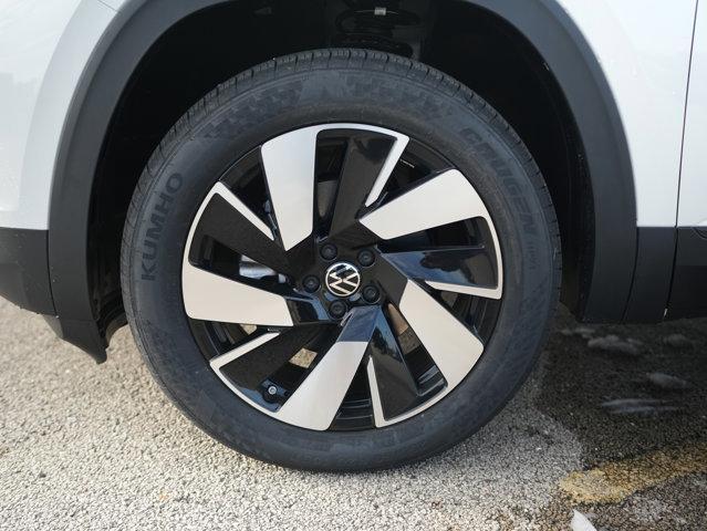 new 2026 Volkswagen Atlas Cross Sport car, priced at $43,540