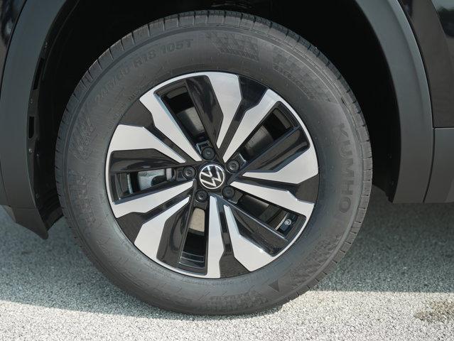 new 2026 Volkswagen Atlas car, priced at $42,384