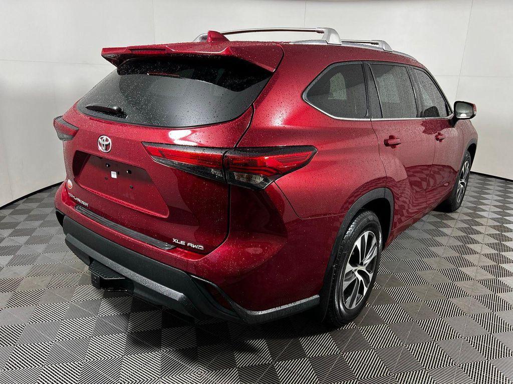 used 2021 Toyota Highlander car, priced at $21,900