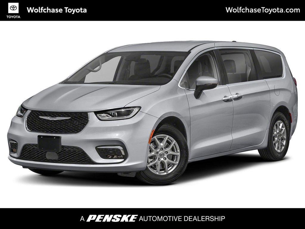 used 2024 Chrysler Pacifica car, priced at $29,869