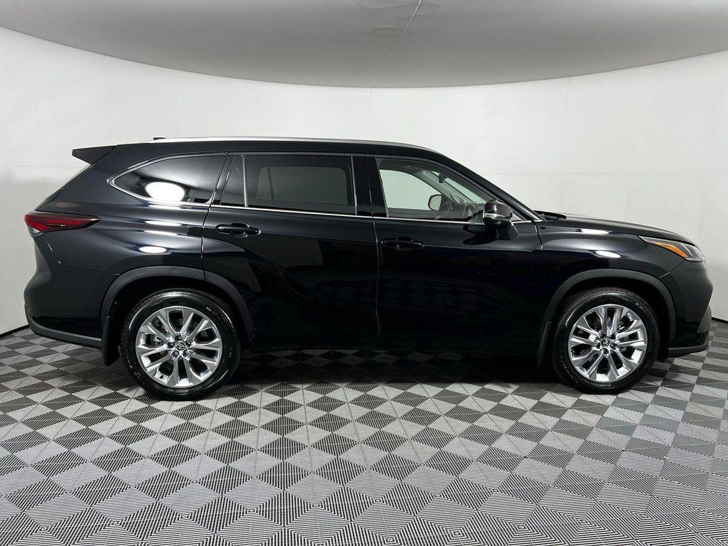 used 2026 Toyota Highlander car, priced at $52,900