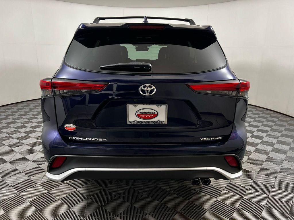 used 2021 Toyota Highlander car, priced at $31,648