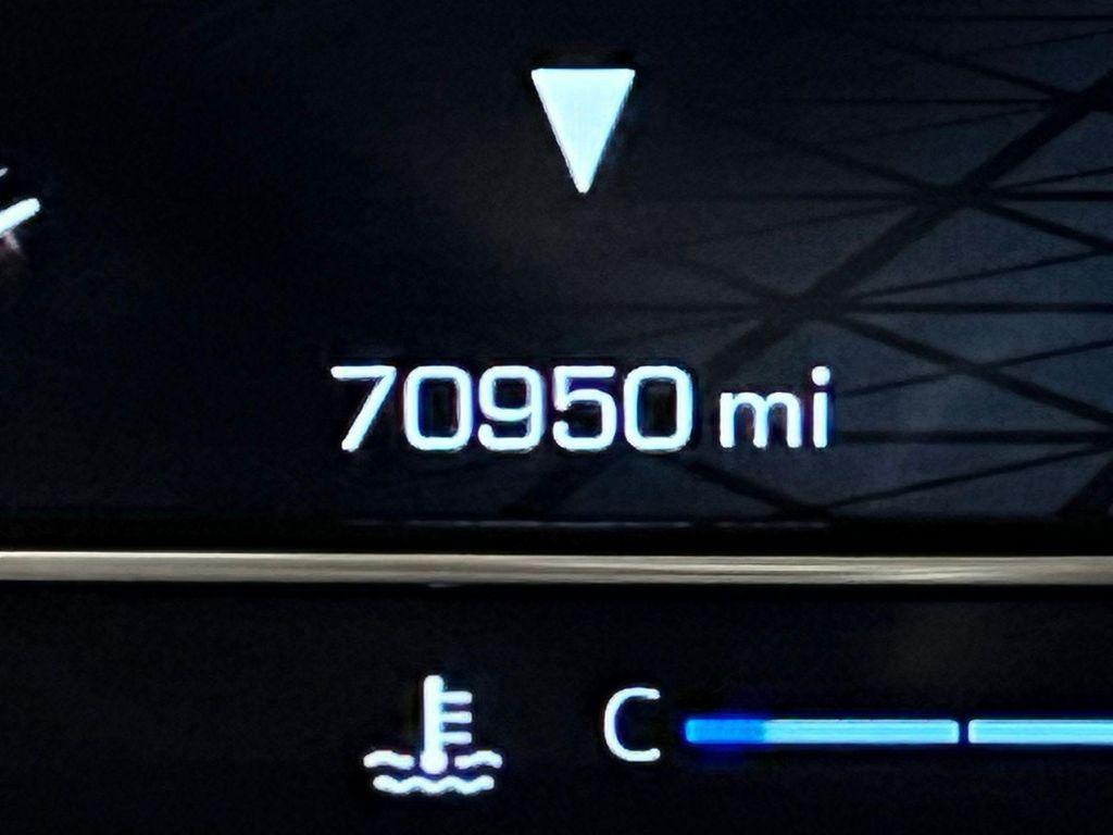 used 2022 GMC Yukon XL car, priced at $44,676