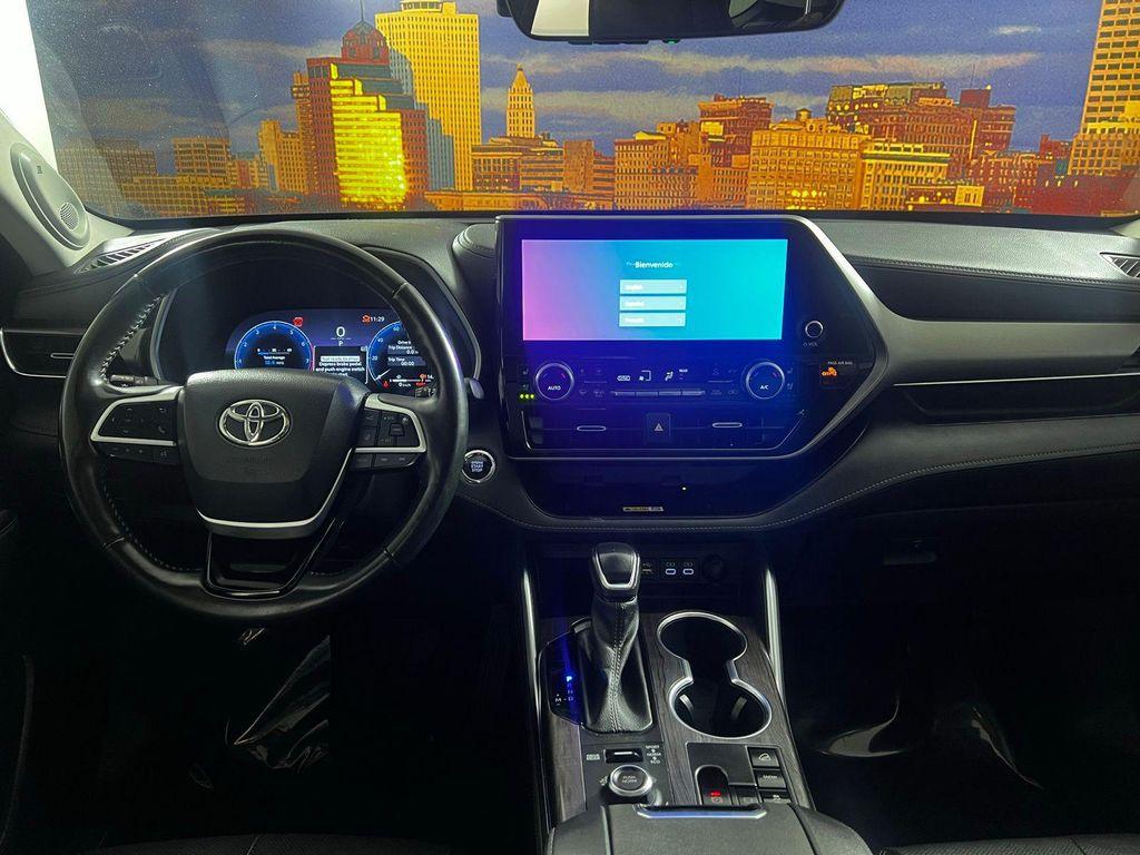 used 2023 Toyota Highlander car, priced at $39,970