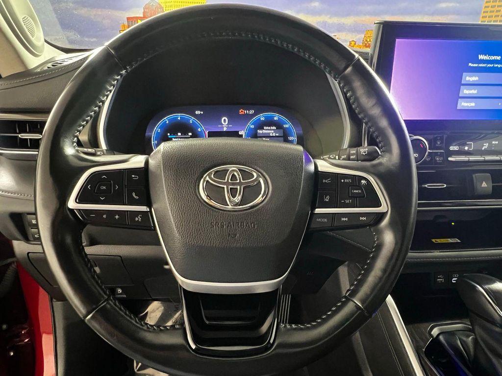 used 2023 Toyota Highlander car, priced at $39,970