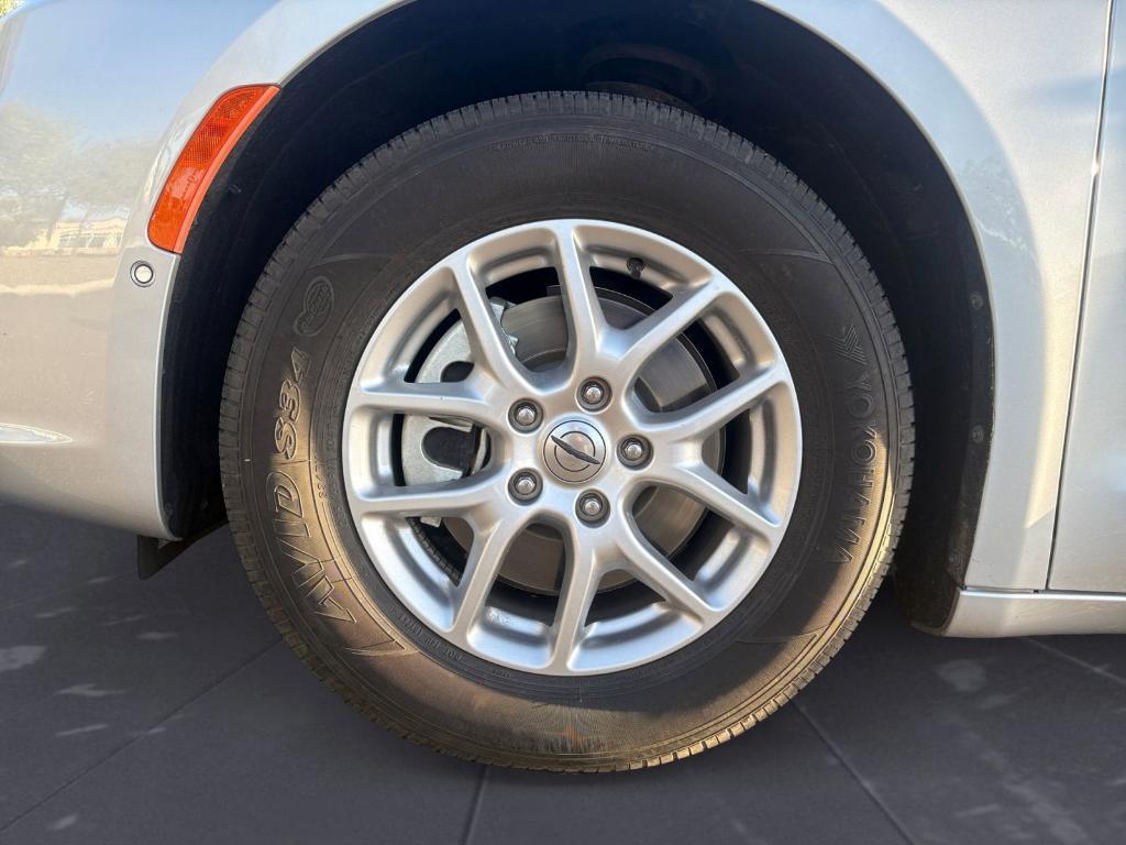 used 2024 Chrysler Pacifica car, priced at $28,816