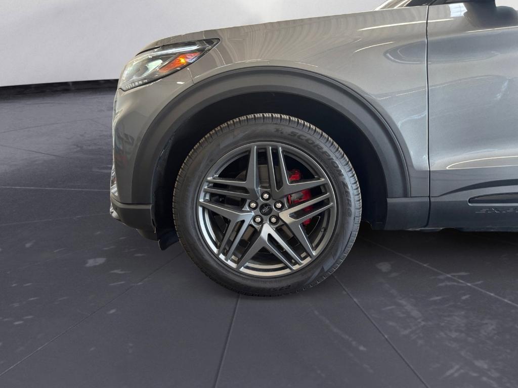 used 2025 Ford Explorer car, priced at $44,414