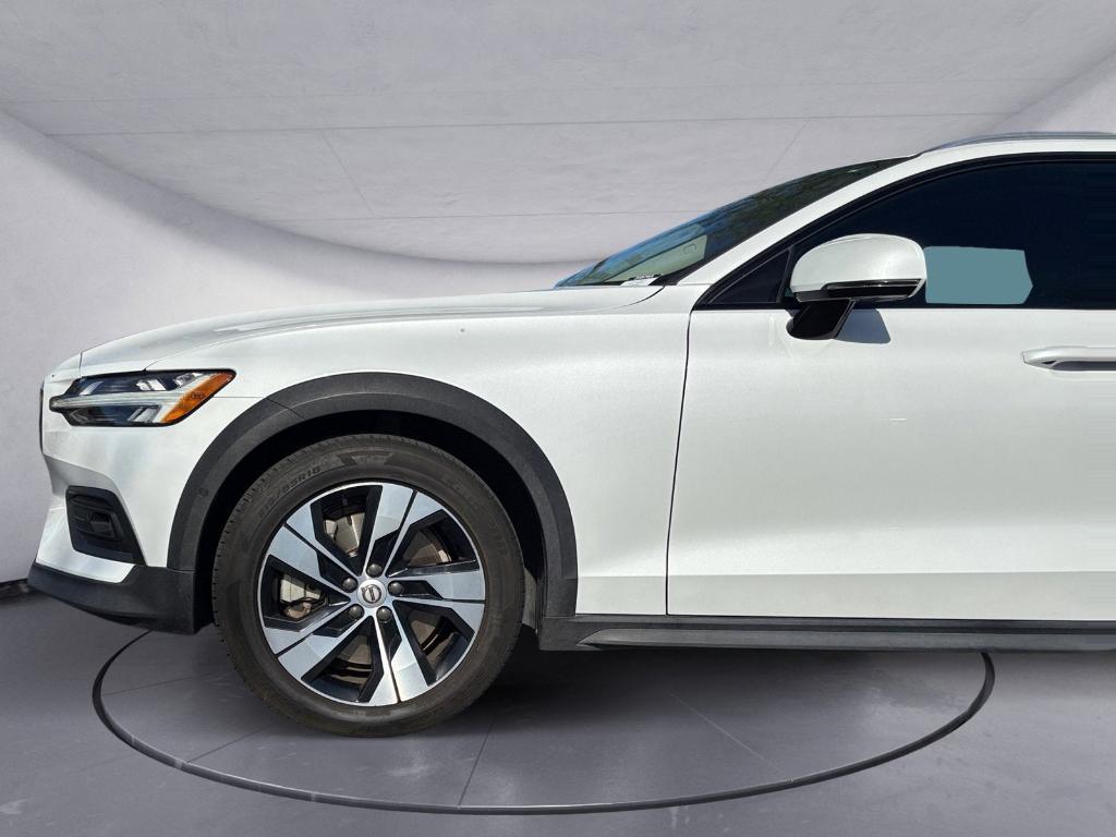 used 2021 Volvo V60 Cross Country car, priced at $25,017