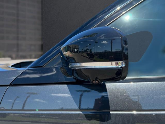 new 2025 Land Rover Discovery car, priced at $70,568