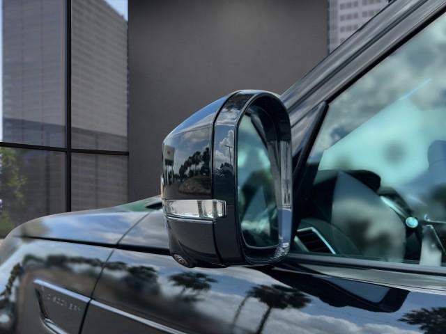 new 2025 Land Rover Discovery car, priced at $67,293