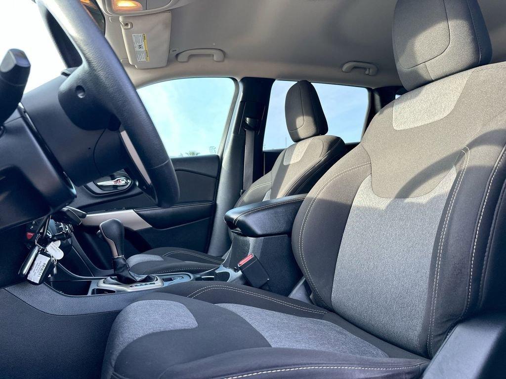 used 2018 Jeep Cherokee car, priced at $13,079