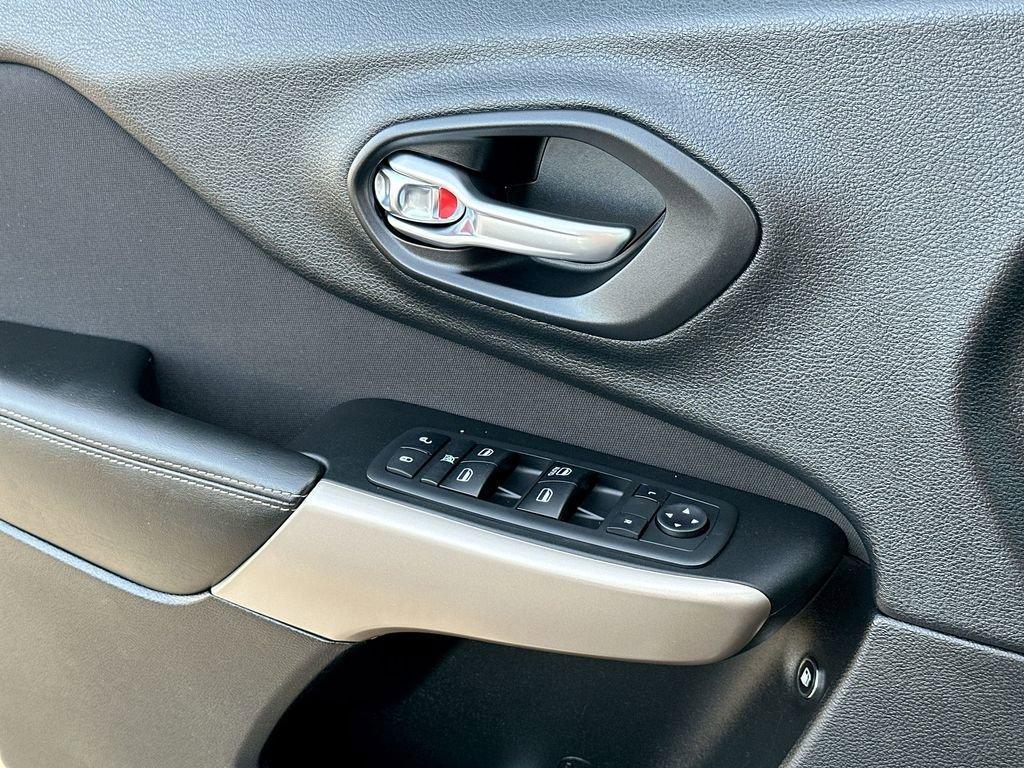 used 2018 Jeep Cherokee car, priced at $13,079