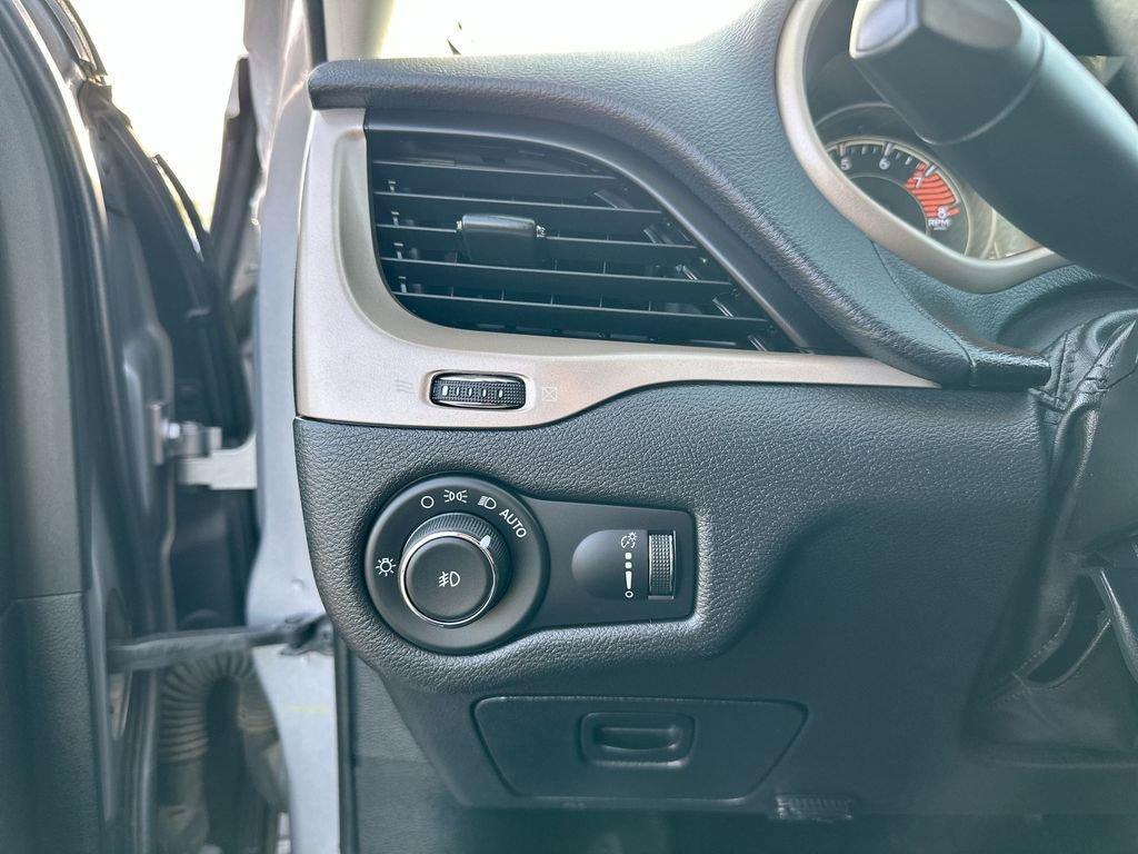 used 2018 Jeep Cherokee car, priced at $13,079