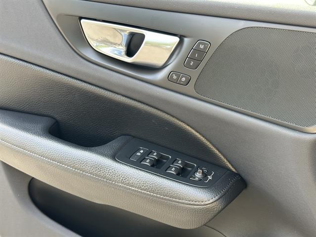 used 2021 Volvo V60 Cross Country car, priced at $20,902