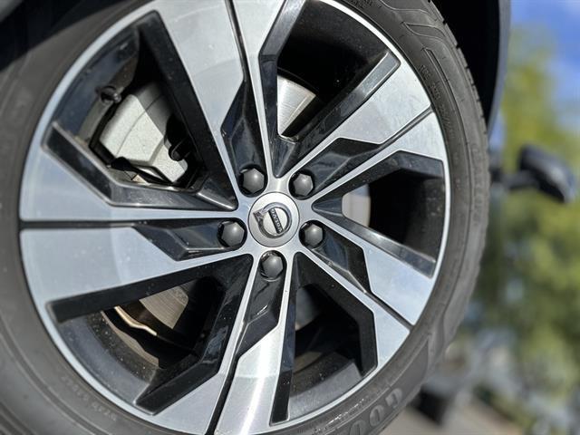 used 2021 Volvo V60 Cross Country car, priced at $20,902