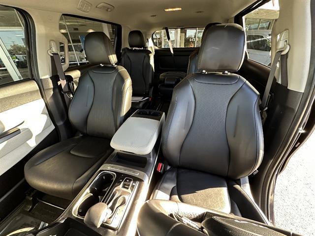 used 2024 Kia Carnival car, priced at $33,990