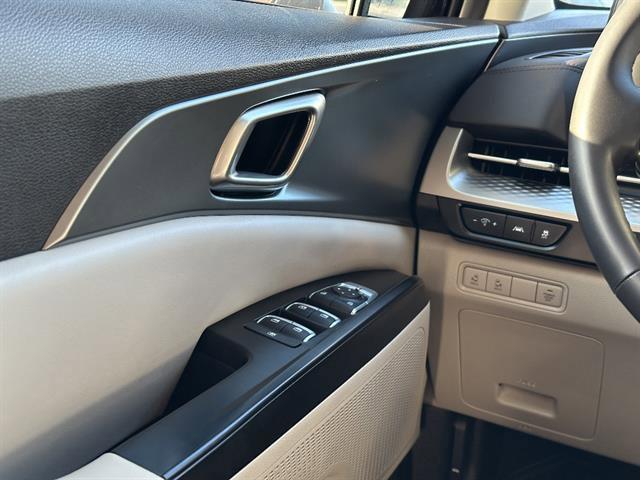 used 2024 Kia Carnival car, priced at $33,990