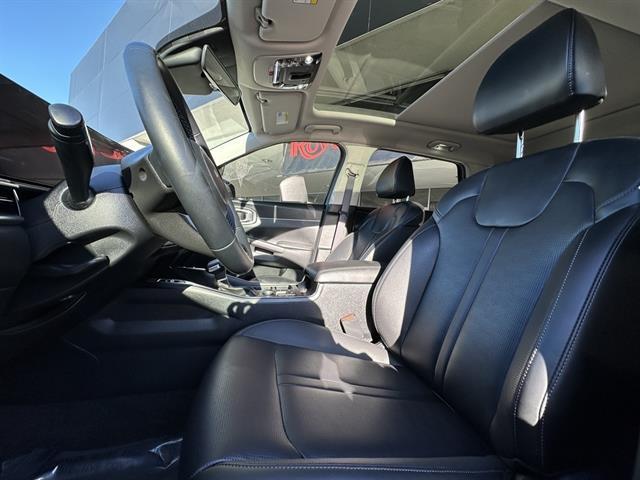 used 2025 Kia Sorento car, priced at $32,230