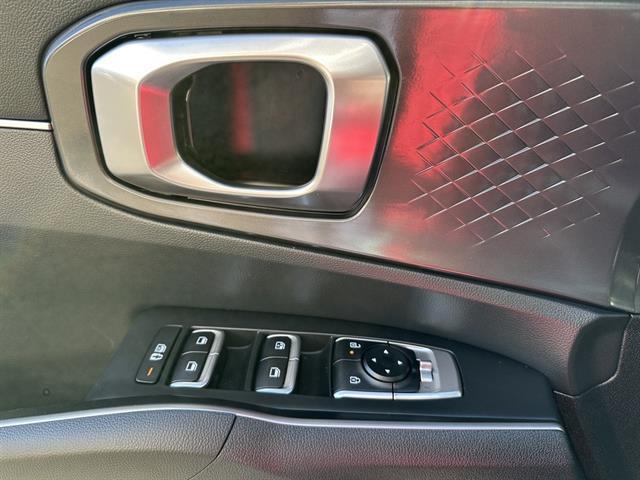 used 2025 Kia Sorento car, priced at $32,230