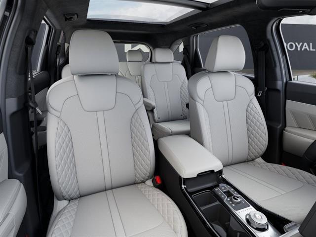 new 2026 Kia Sorento Hybrid car, priced at $45,256