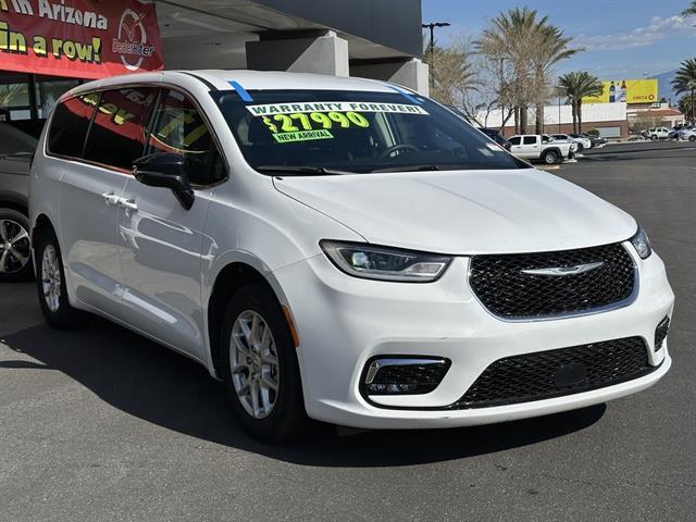 used 2024 Chrysler Pacifica car, priced at $27,590