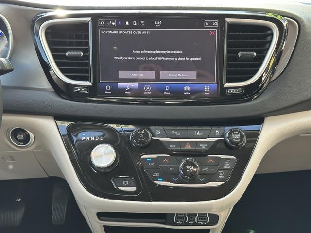 used 2024 Chrysler Pacifica car, priced at $27,590