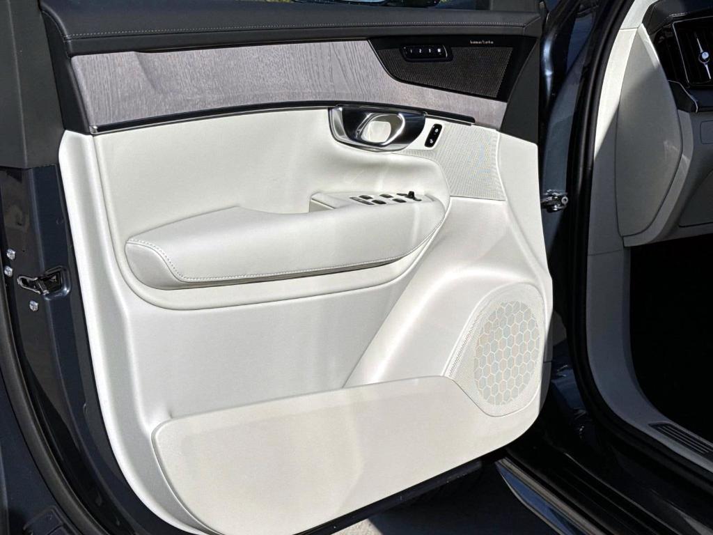 new 2026 Volvo XC90 Plug-In Hybrid car, priced at $85,625