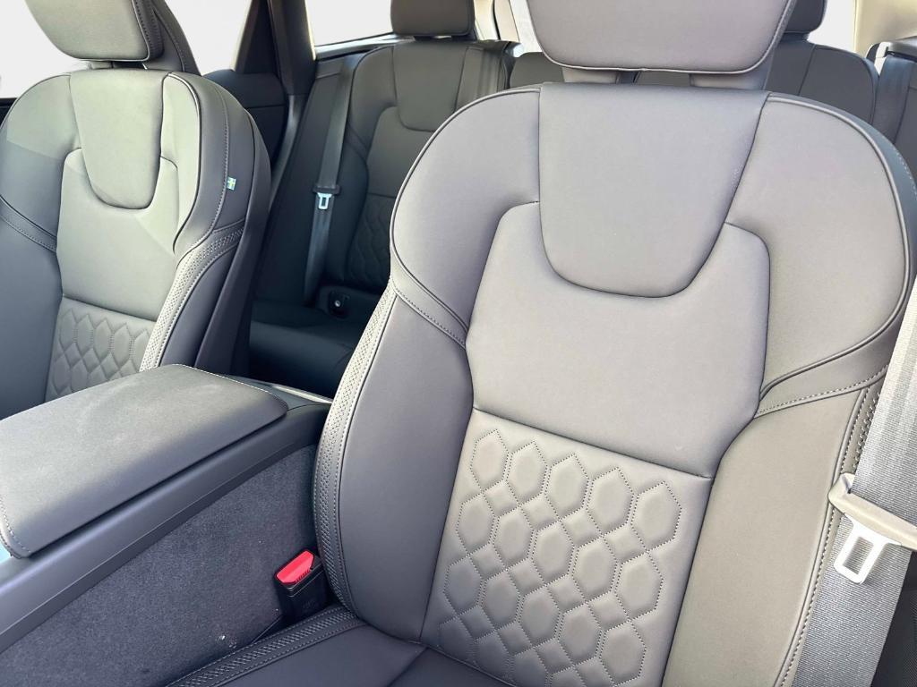 new 2026 Volvo XC60 car, priced at $51,425