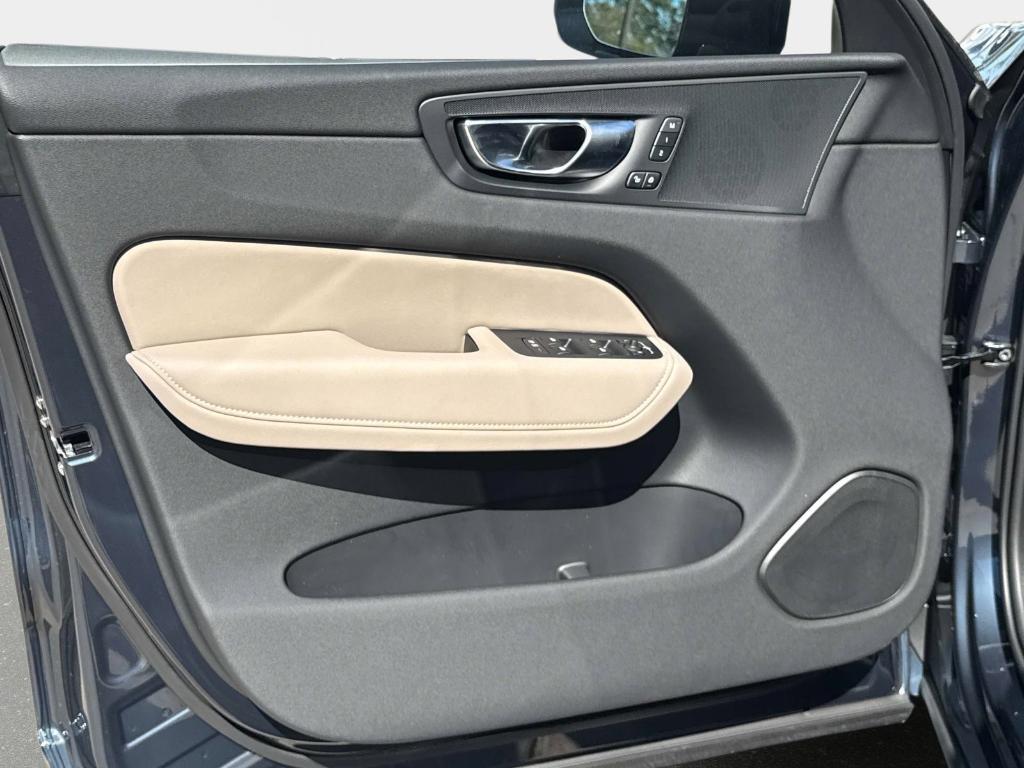 new 2026 Volvo XC60 car, priced at $57,985