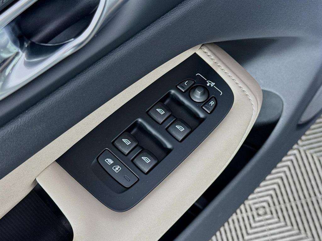 new 2026 Volvo XC60 car, priced at $57,985