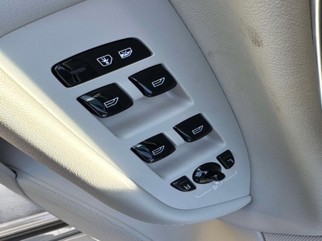 new 2026 Volvo XC90 car, priced at $75,155