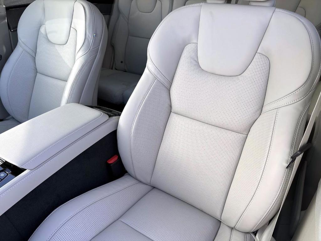 new 2026 Volvo XC90 car, priced at $75,155