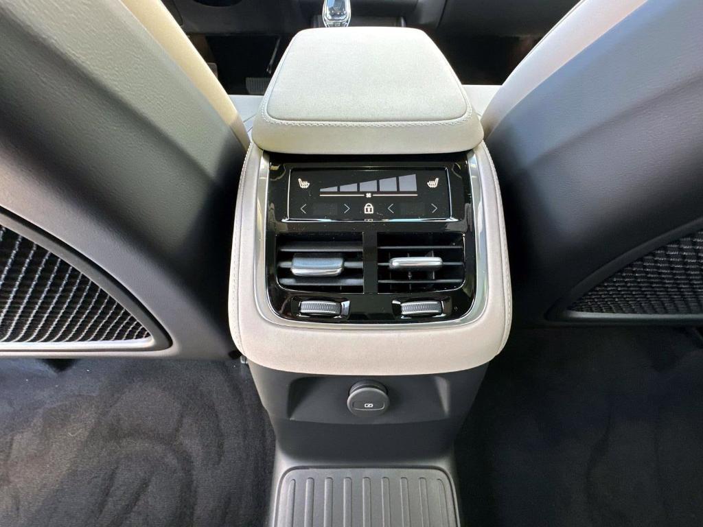 new 2025 Volvo XC90 Plug-In Hybrid car, priced at $69,995