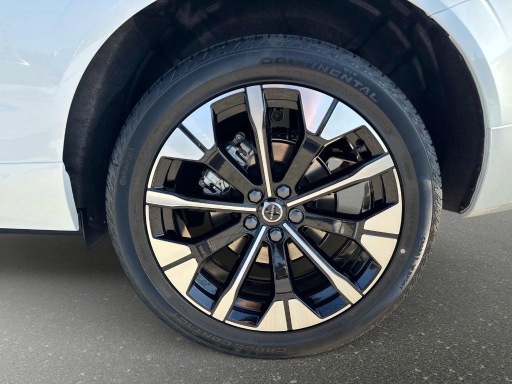 new 2026 Volvo XC60 car, priced at $57,985