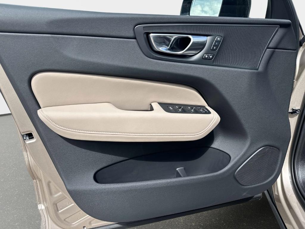 new 2026 Volvo XC60 car, priced at $57,985