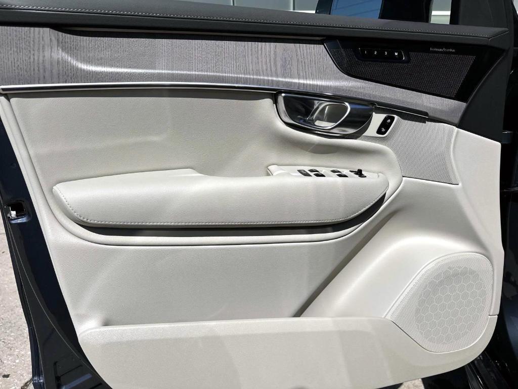 new 2026 Volvo XC90 car, priced at $75,155