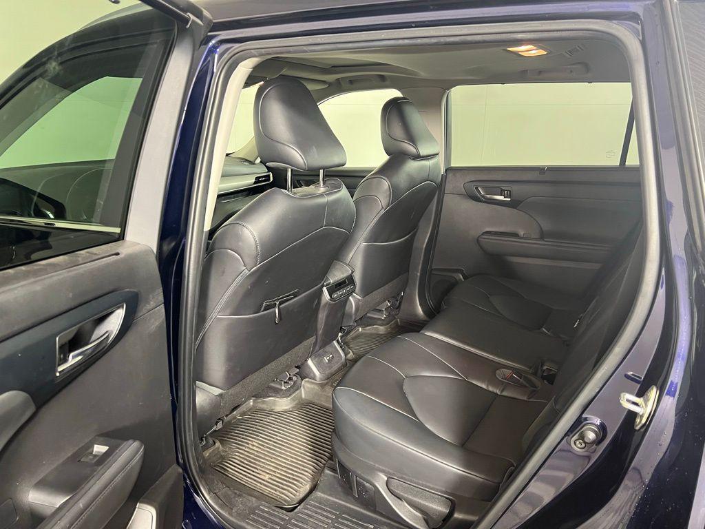 used 2022 Toyota Highlander car, priced at $32,988