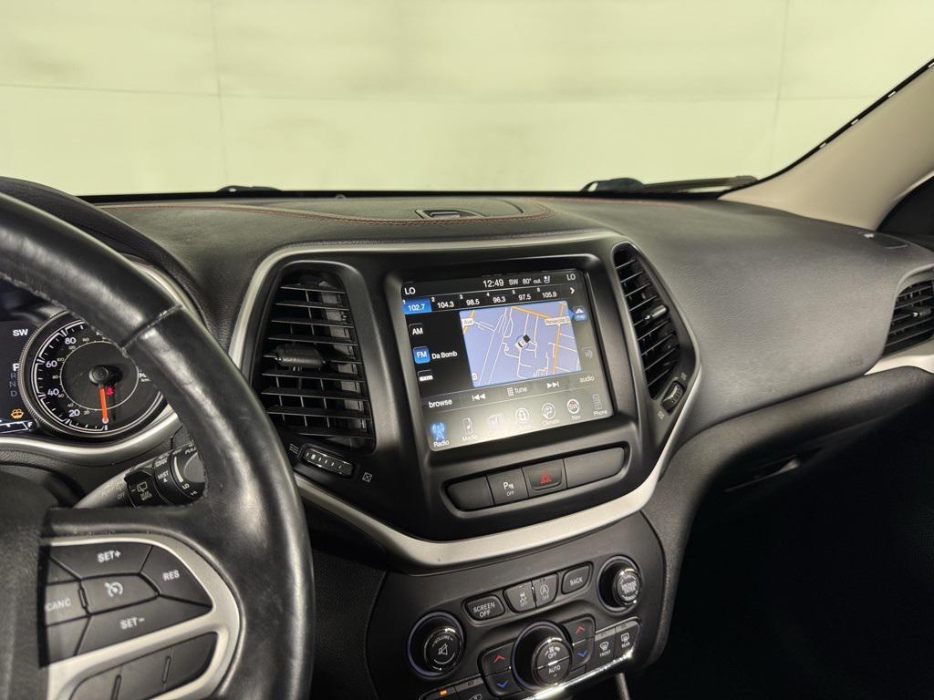 used 2017 Jeep Cherokee car