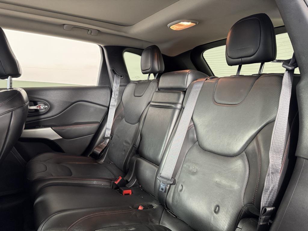 used 2017 Jeep Cherokee car