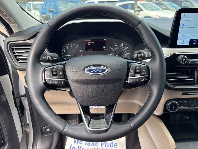 used 2022 Ford Escape car, priced at $21,900