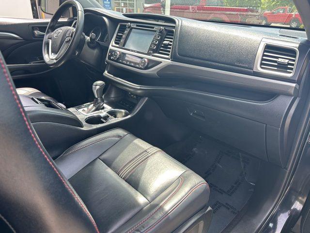 used 2019 Toyota Highlander car, priced at $25,399