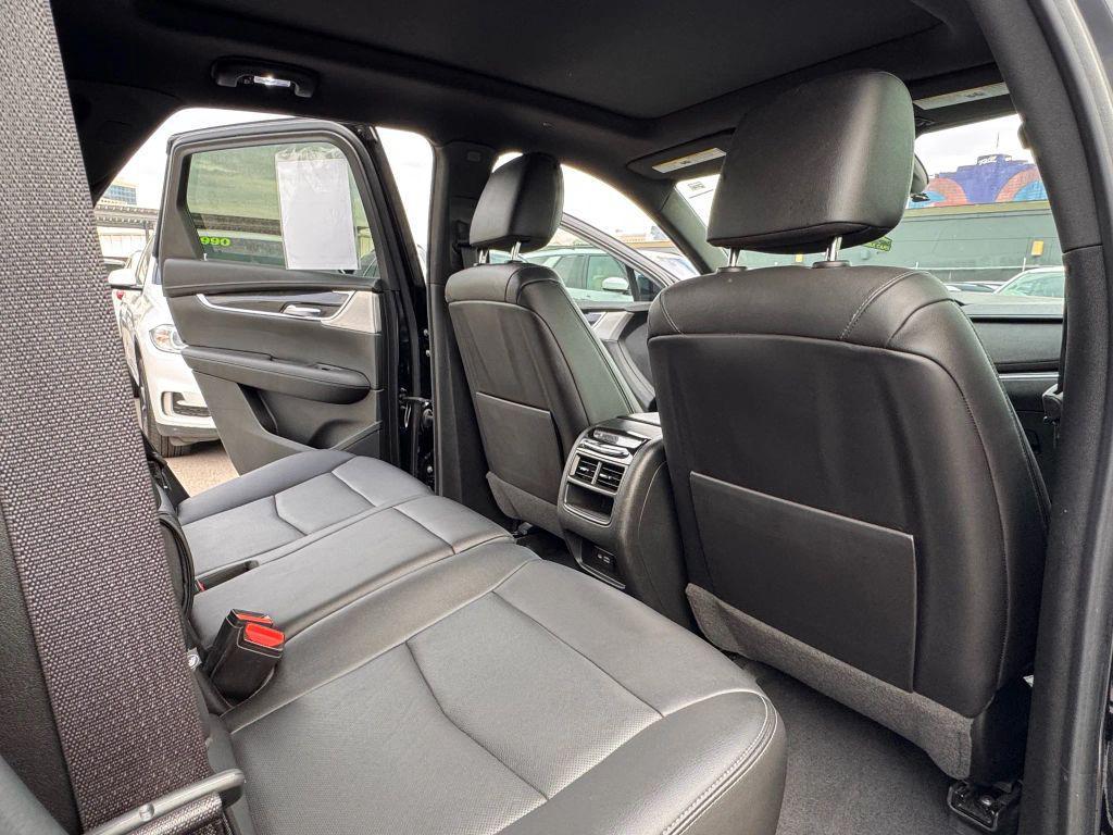 used 2021 Cadillac XT5 car, priced at $22,999