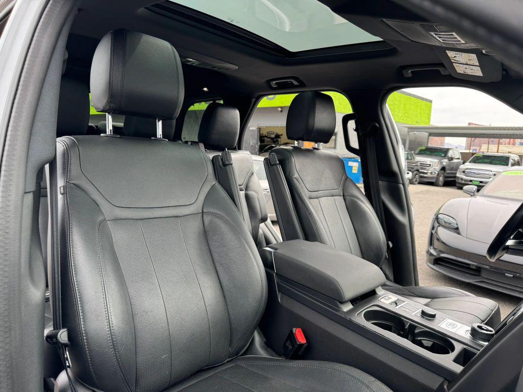 used 2020 Land Rover Discovery car, priced at $19,899