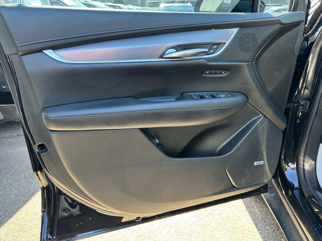 used 2017 Cadillac XT5 car, priced at $17,999