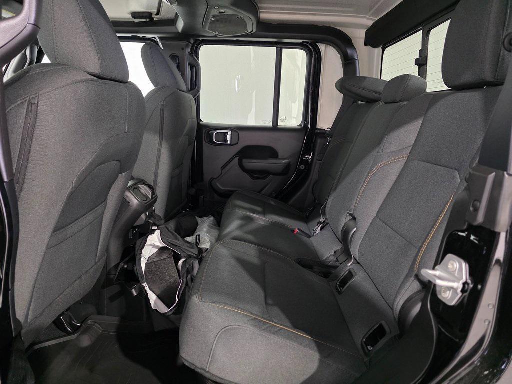 new 2025 Jeep Gladiator car, priced at $45,946