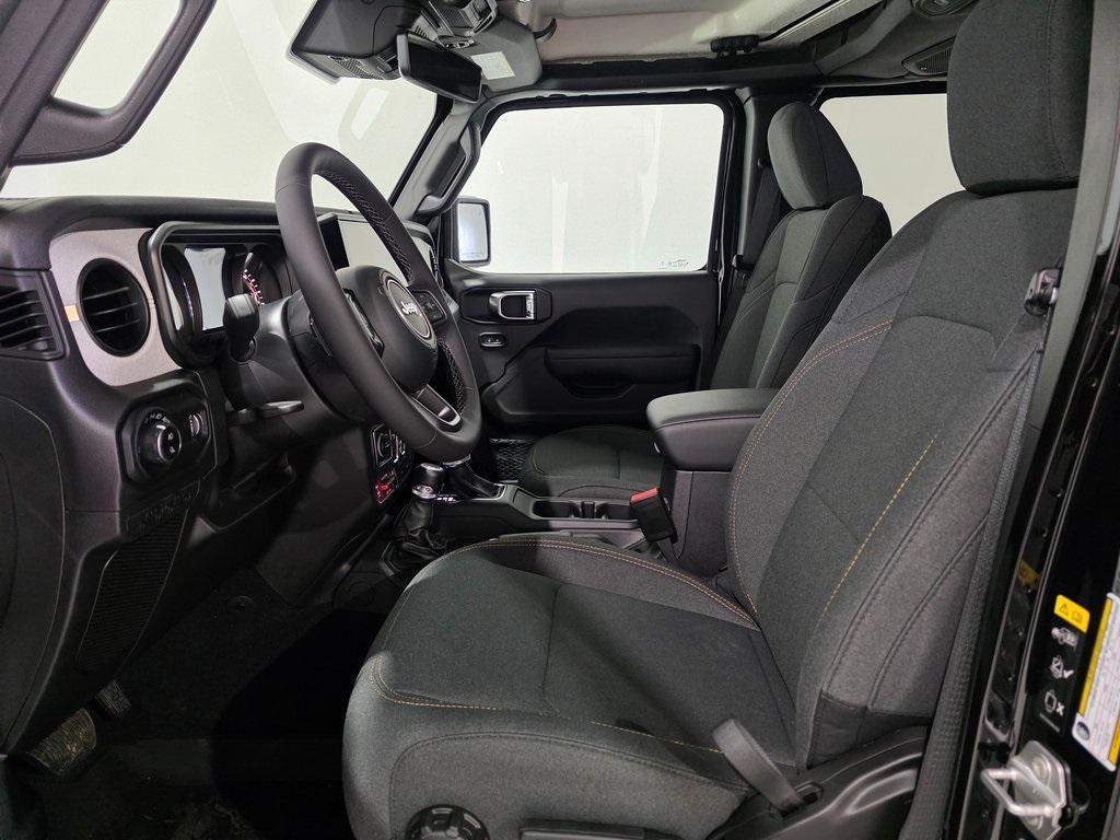 new 2025 Jeep Gladiator car, priced at $45,946