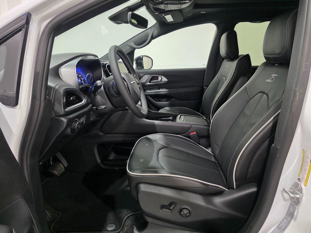 new 2026 Chrysler Pacifica car, priced at $48,700