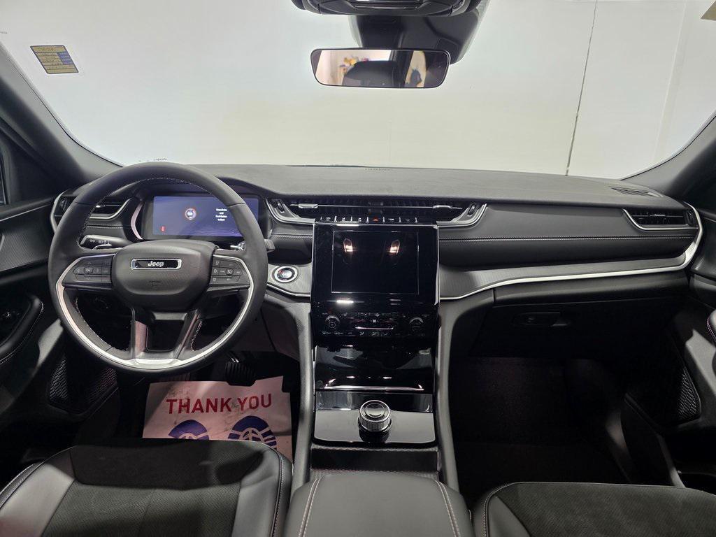 new 2025 Jeep Grand Cherokee car, priced at $40,243