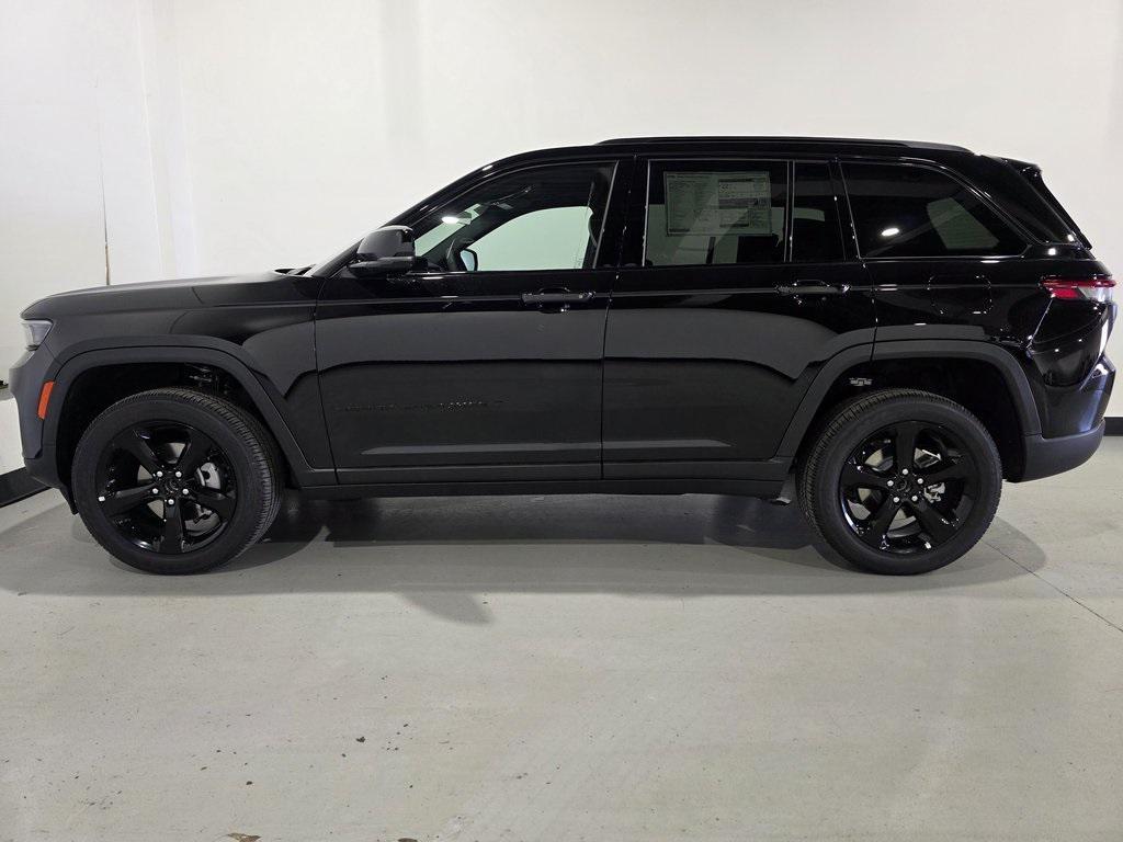 new 2025 Jeep Grand Cherokee car, priced at $40,243